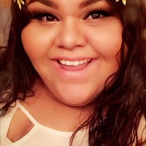 Meet your Posher, Raquel